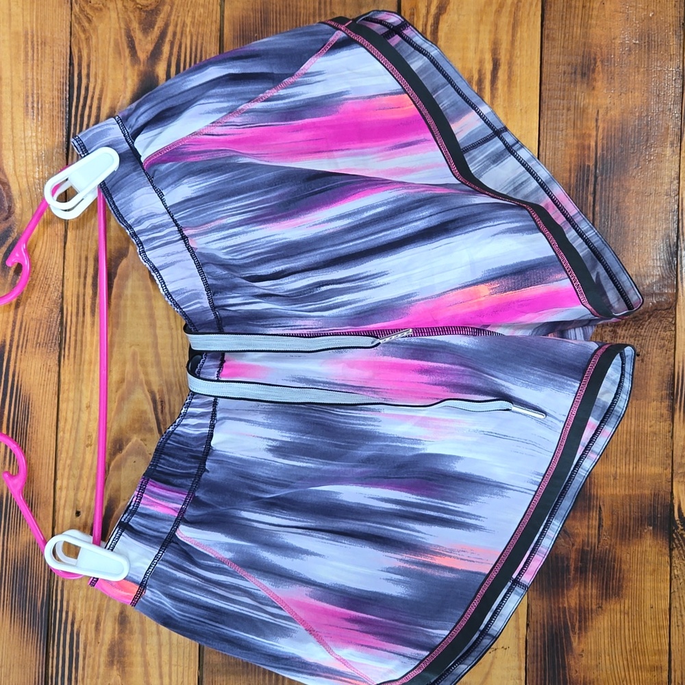 Lululemon run roll down shorts